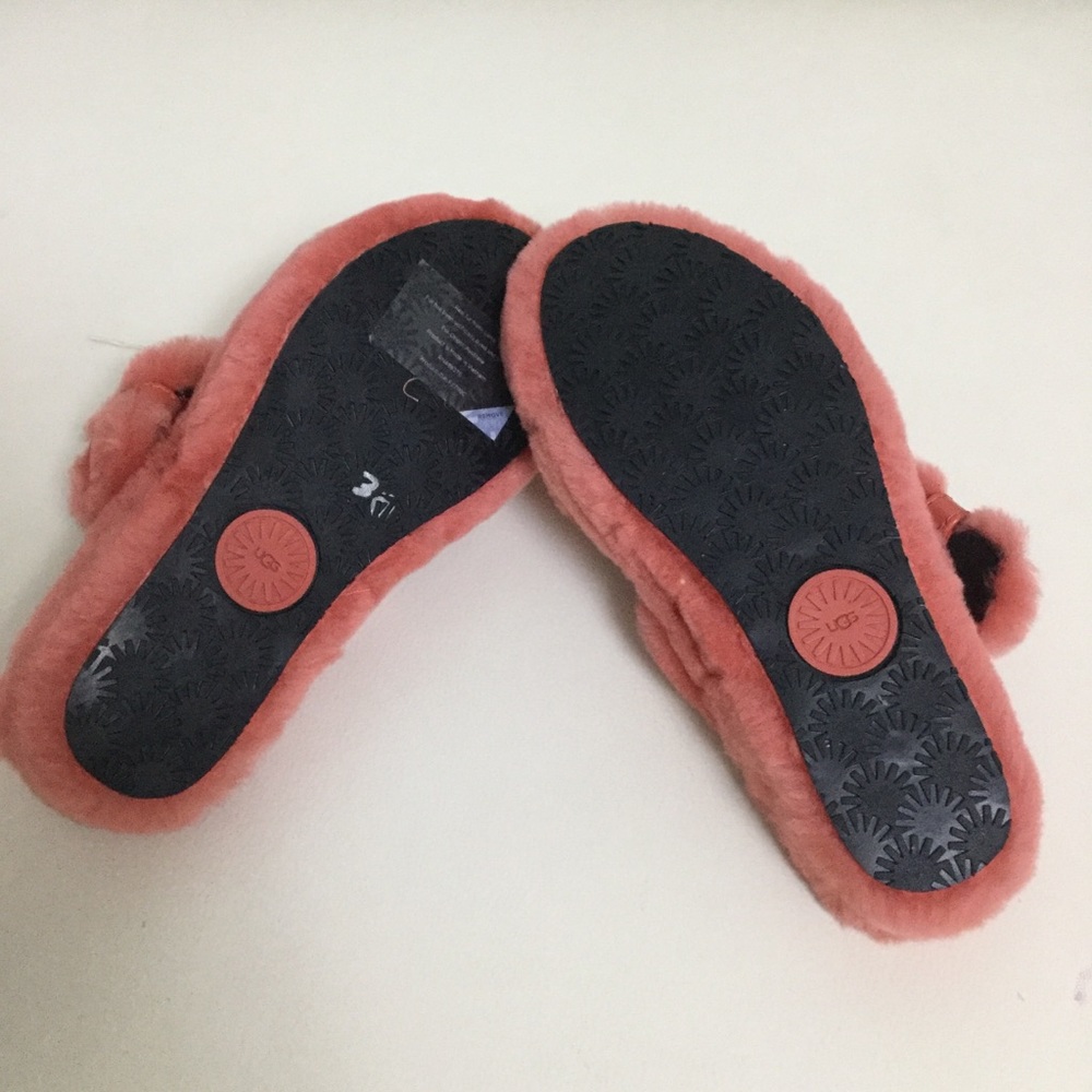 UGG Women's Fuzz Yeah Sheepskin shoes - Picture 4 of 5